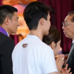 　　3月27日，香港慈山寺舉行慶祝開光典禮暨慈山寺佛教藝術博物館啟用儀式。圖為劉德華(左)和楊受成出席開光典禮。